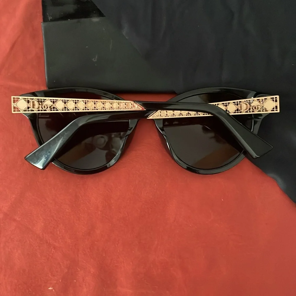 Christian Dior Sunglasses - Picture 3 of 8